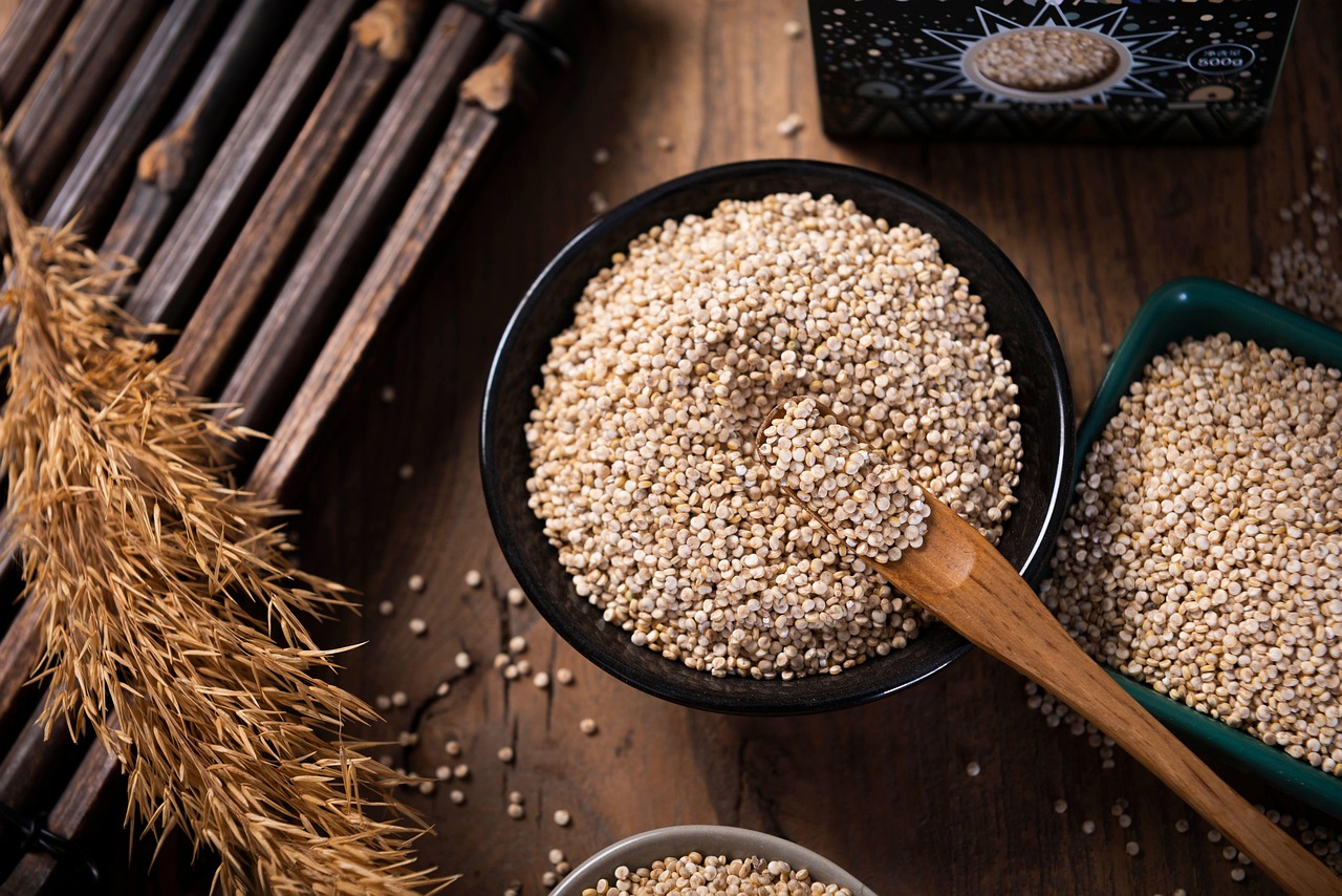 entdecken sie die welt des quinoa: erfahren sie mehr über die nährwerte, gesundheitlichen vorteile und vielseitigen verwendungsmöglichkeiten dieses beliebten superfoods in der modernen küche.